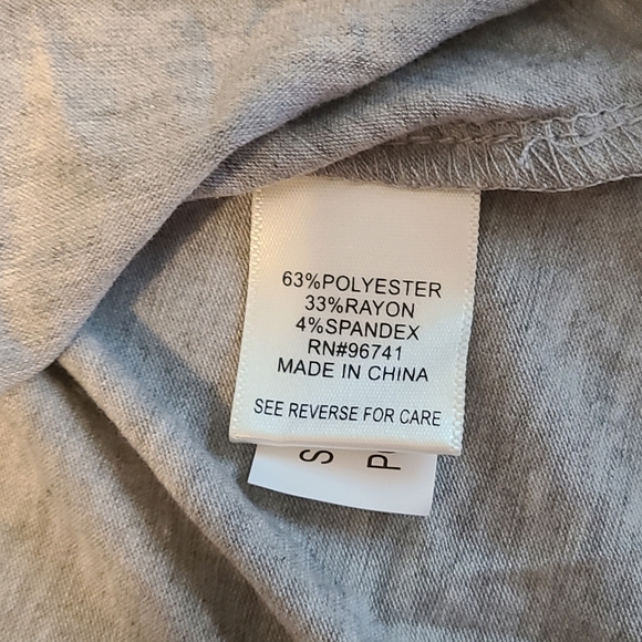 Self-Esteem Juniors Gray Cold Shoulder Womens Top NWT XL No Boyfriend No Problem - Picture 5 of 9